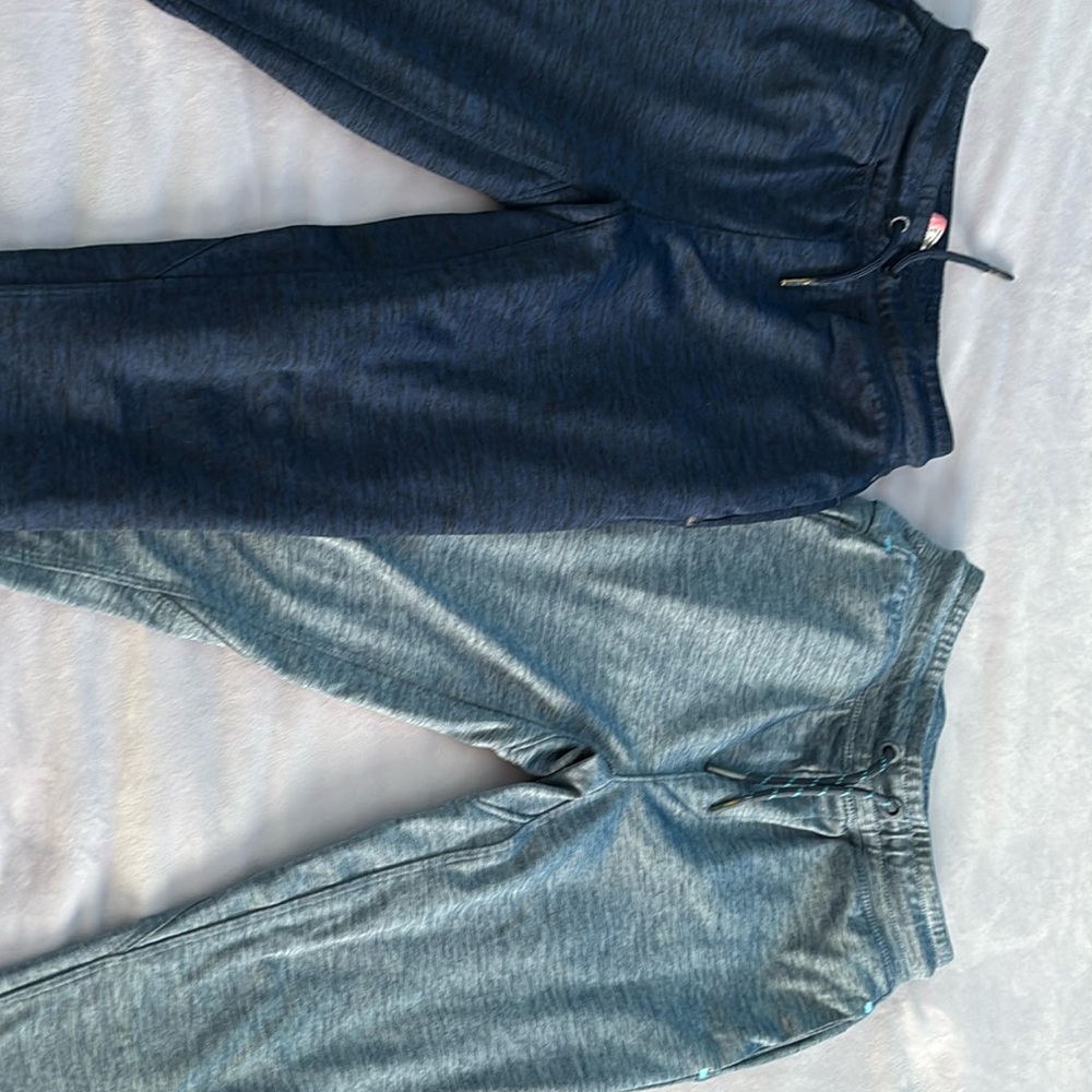 Boys size 7 performance joggers.  Vineyard vines.